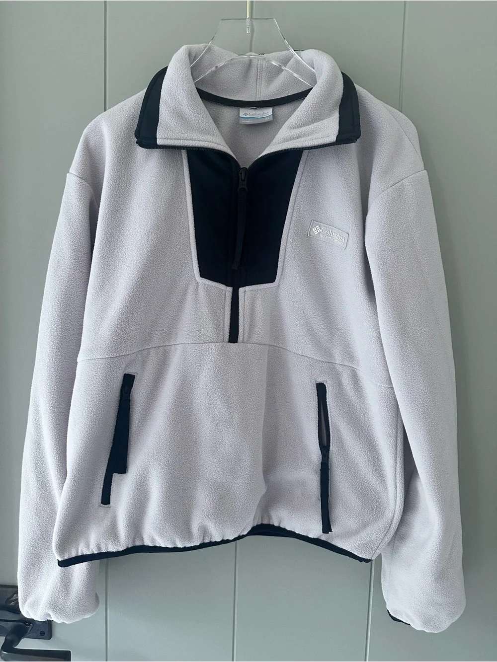 Columbia Light Gray and Black Half-Zip Fleece Pullover